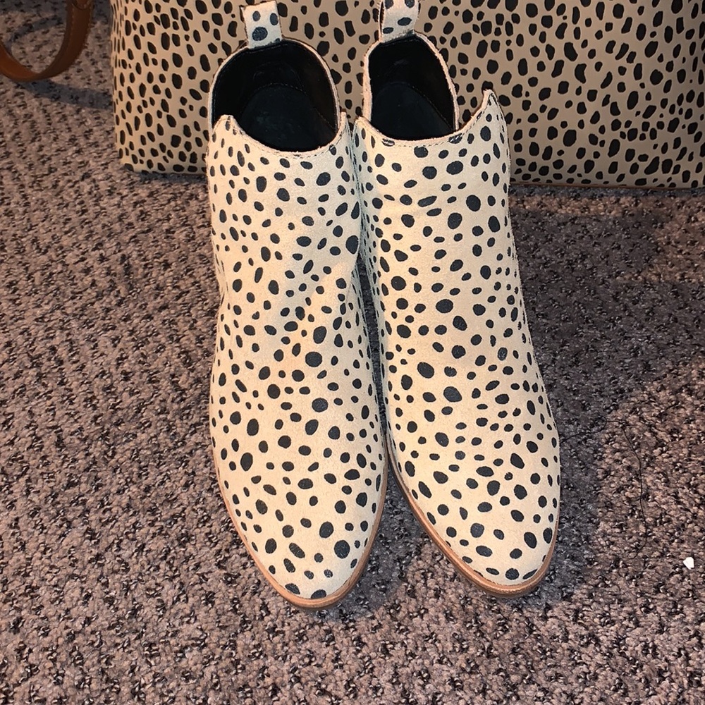 Cognac leopard booties /BNWOB